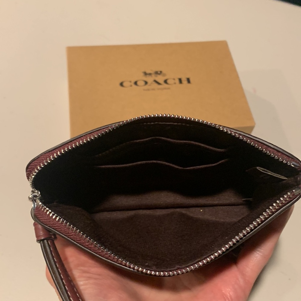 Coach wristlet pouch zippered wallet - Picture 3 of 3